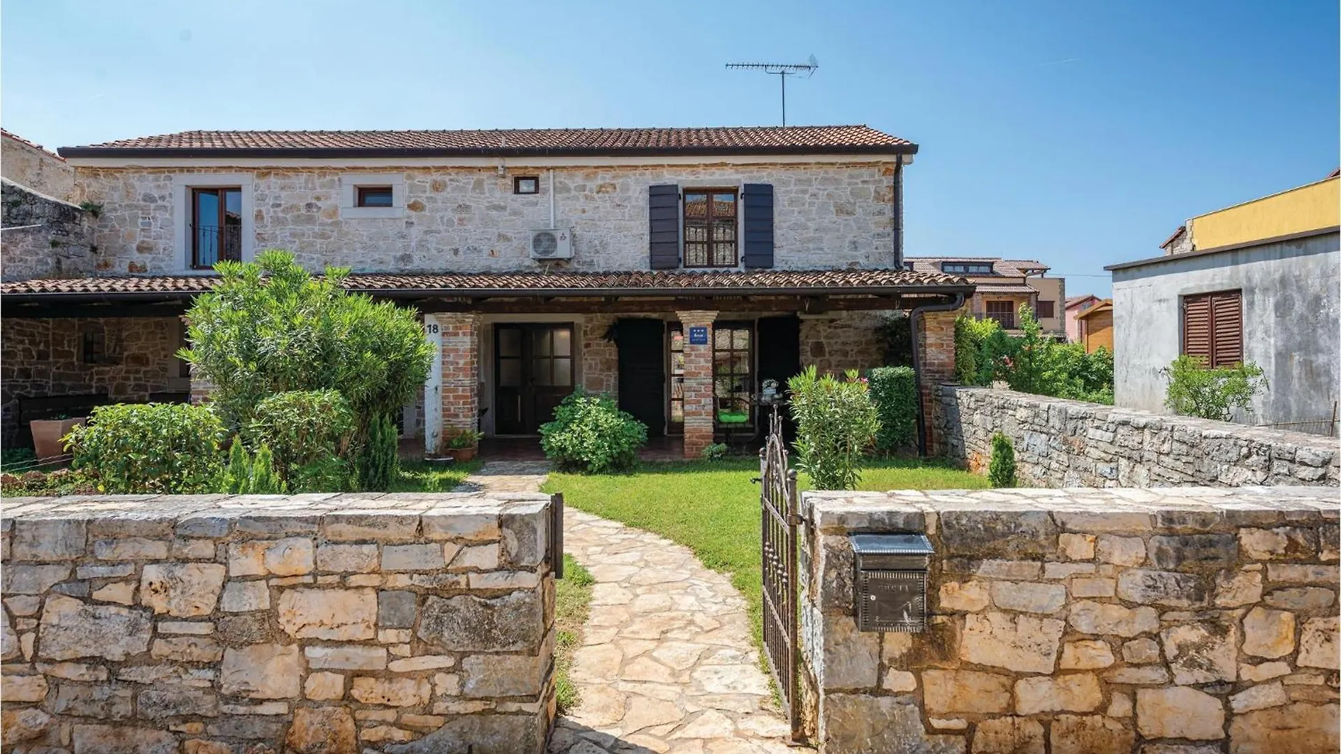 Beautiful Home In Porec With Wifi 0*,